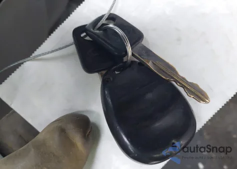 2001 Ford F-250 Lariat/Xl/Xlt from USA, damaged, VIN 1FTNX20L31EA87162